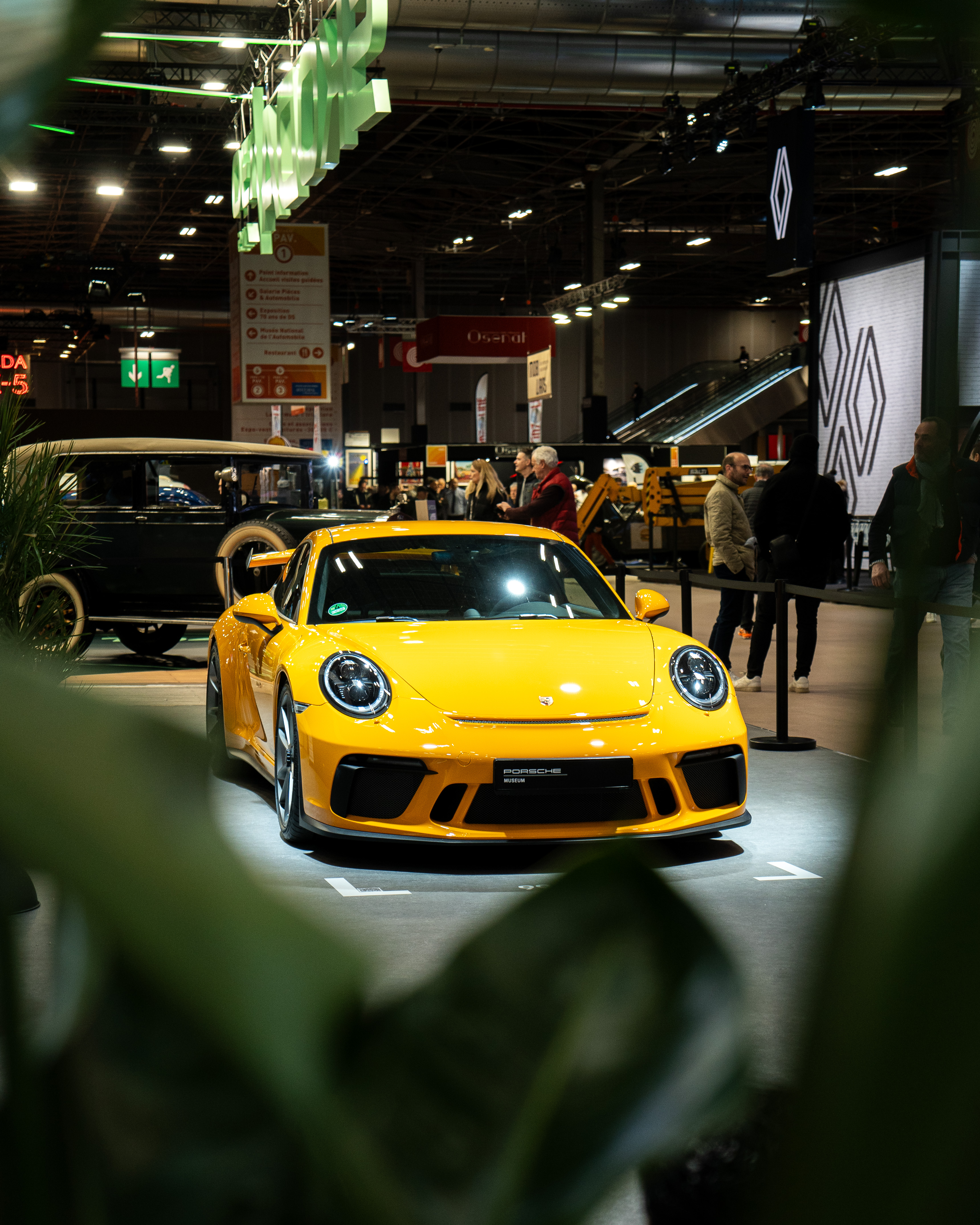 PORSCHE Stand Retromobile 10